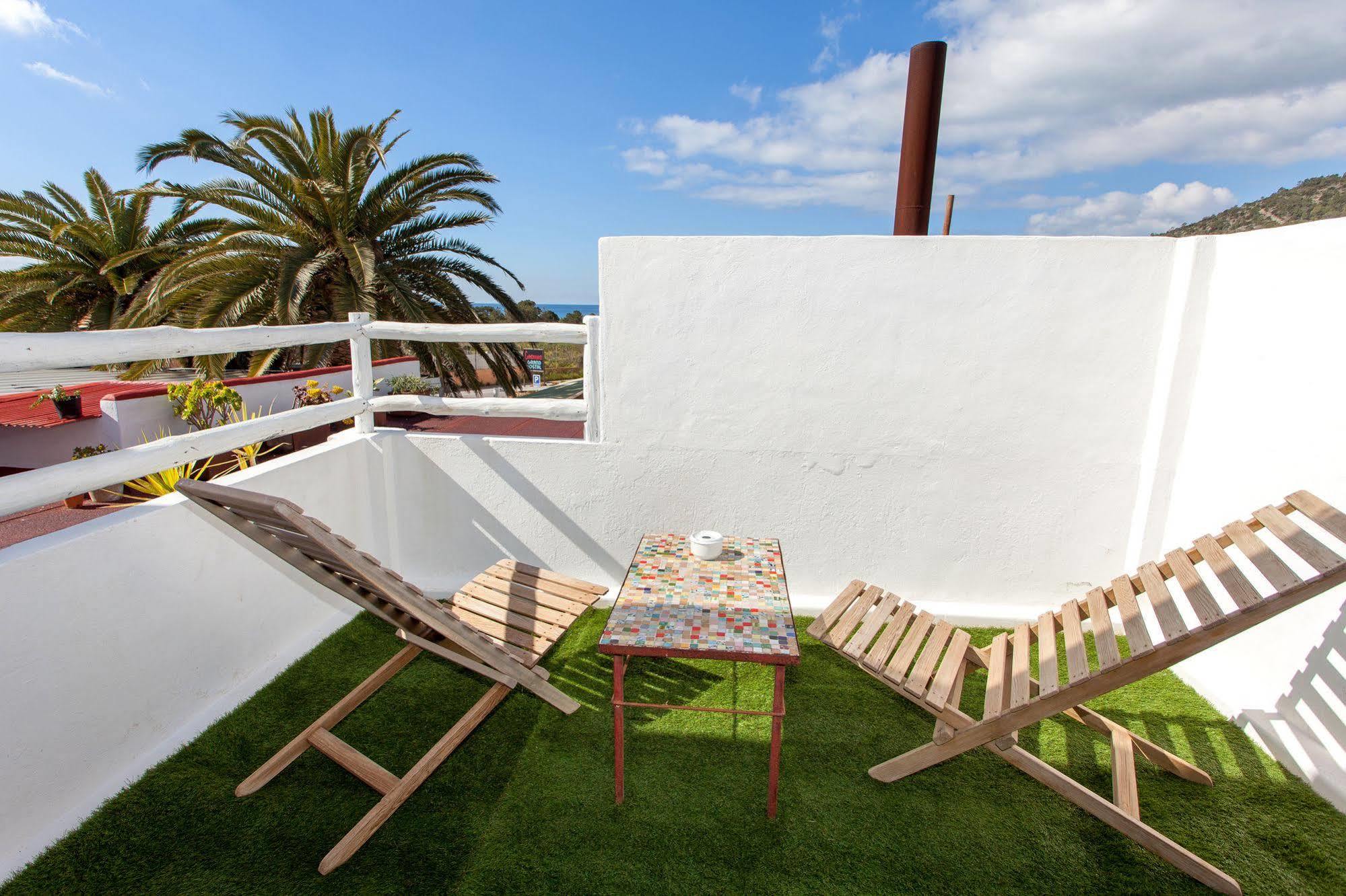 Cosmos Grand Hostal Sant Francesc de s'Estany Εξωτερικό φωτογραφία